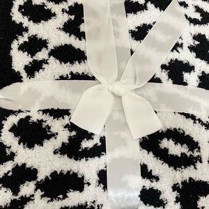 LUXE Black Leopard Print Blanket 50x60